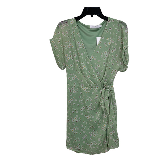 All in favor simone green floral wrap mini dress size Medium NWT‎ - Picture 2 of 7